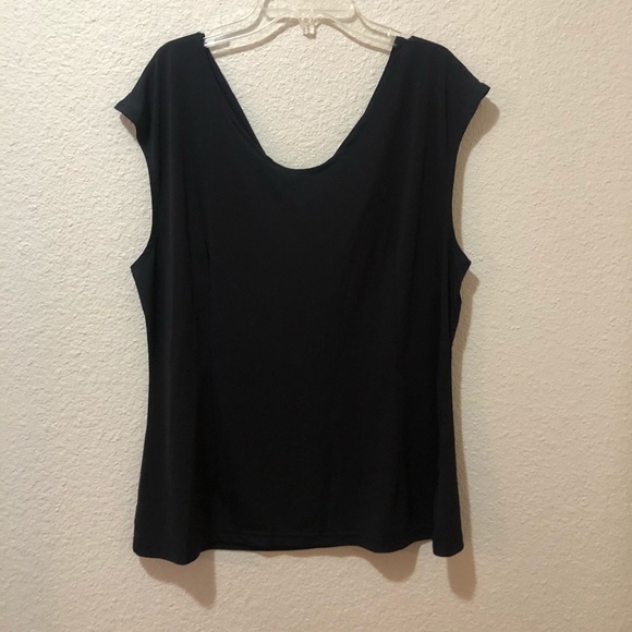 ✨ Chadwicks black dress tee - Picture 2 of 4